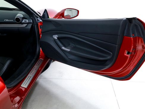 Used 2022 Ferrari F8 Tributo image 19