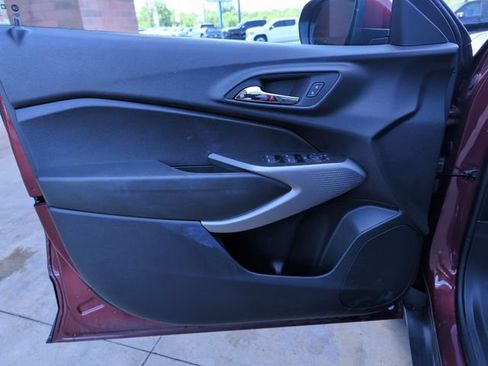Used 2024 Chevrolet Trax LS w/ LS Convenience Package FWD image 12