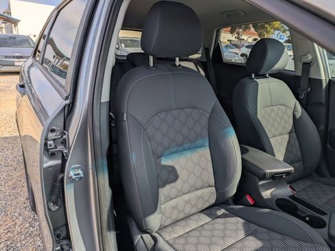 Used 2022 Kia Niro LXS image 19