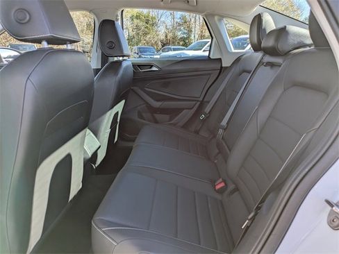 Certified 2023 Volkswagen Jetta SE image 10