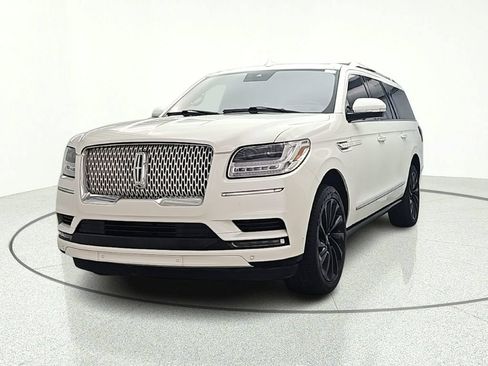 Used 2020 Lincoln Navigator L Reserve w/ Equipment Group 208A Reserve AWD/4WD image 2