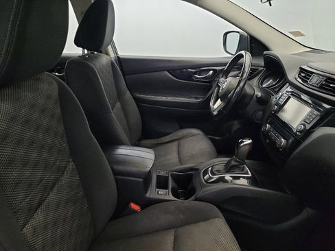 Used 2018 Nissan Rogue Sport SV w/ SV Technology Package AWD/4WD image 21