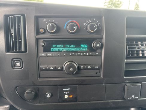 Used 2024 GMC Savana 2500 w/ Driver Convenience Package image 23