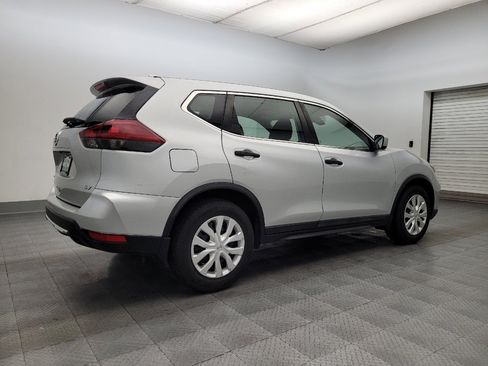 Used 2019 Nissan Rogue S image 10