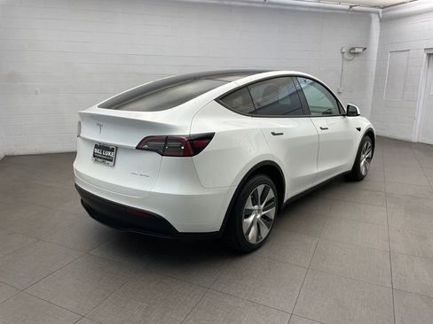 Used 2023 Tesla Model Y Long Range AWD/4WD image 5