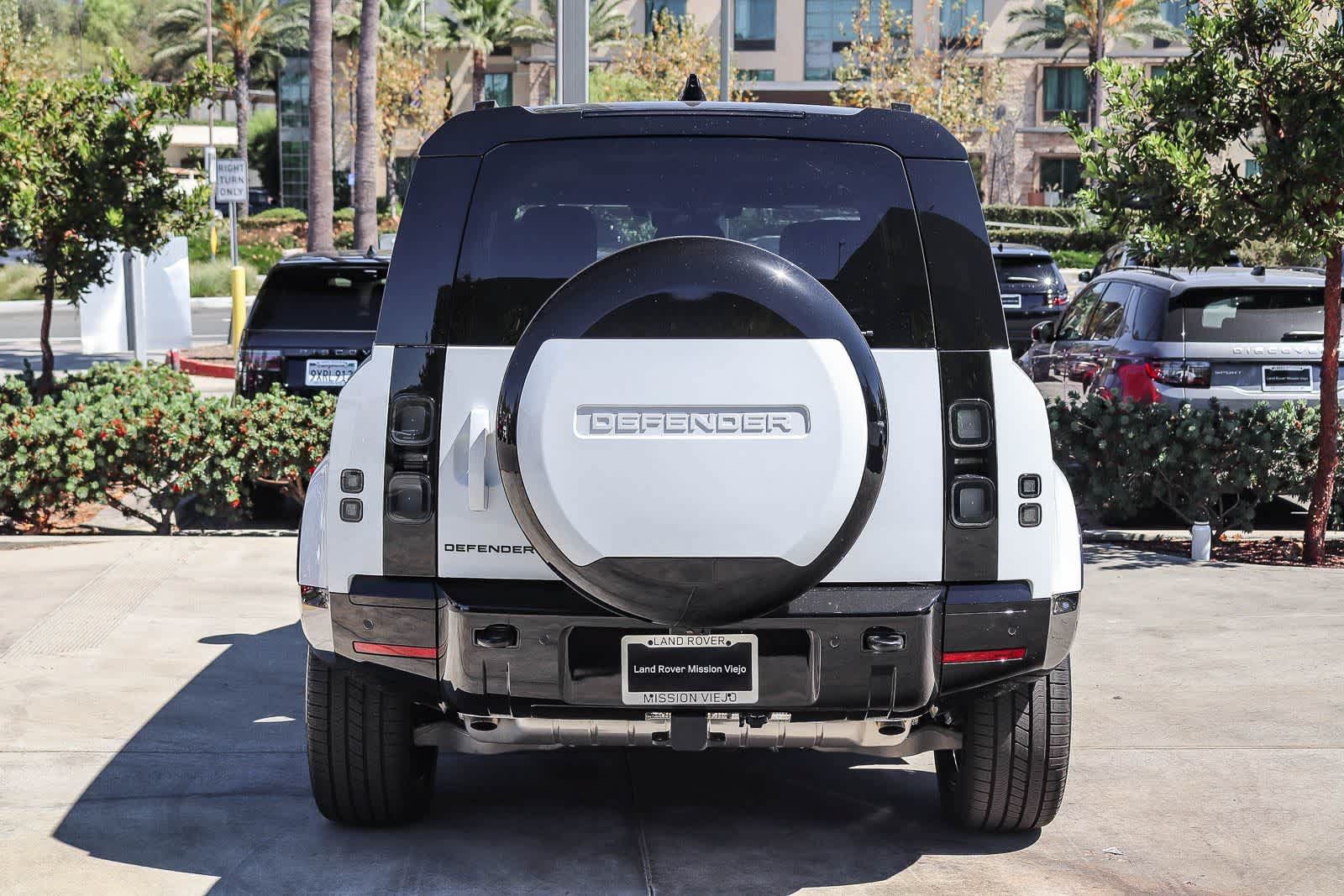 New 2026 Land Rover Defender 110 X-Dynamic SE AWD/4WD image 5