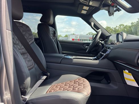 New 2026 Nissan Armada Platinum AWD/4WD image 17