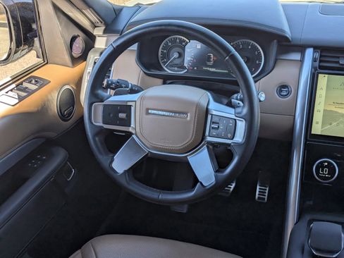 Used 2023 Land Rover Discovery HSE R-Dynamic image 16