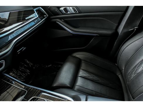 Used 2025 BMW X7 xDrive40i AWD/4WD image 24
