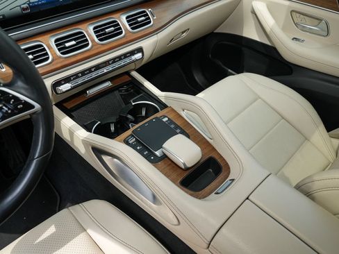 Used 2024 Mercedes-Benz GLE 450 4MATIC image 25