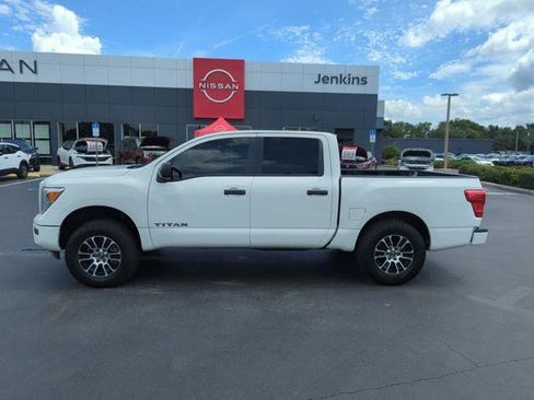 Certified 2023 Nissan Titan SV RWD image 11