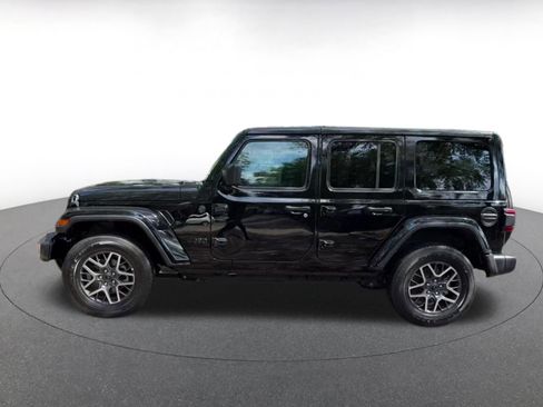 Used 2025 Jeep Wrangler Unlimited Sahara AWD/4WD image 8