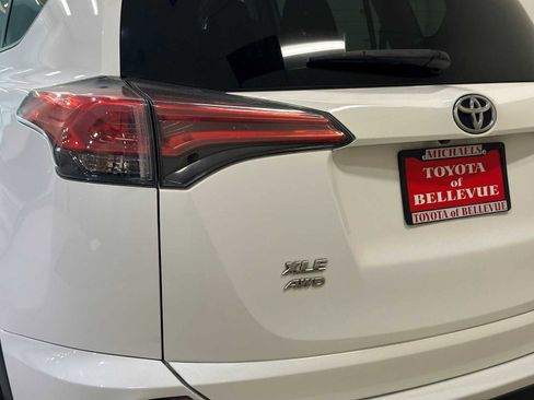 Used 2016 Toyota RAV4 XLE w/ Convenience Package AWD/4WD image 6