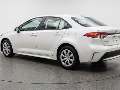 Used 2025 Toyota Corolla LE FWD image 6