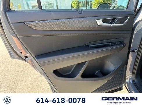 New 2026 Volkswagen Atlas Cross Sport SEL Premium R-Line AWD/4WD image 18