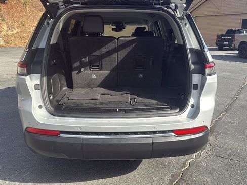 Used 2022 Jeep Grand Cherokee L Limited image 13