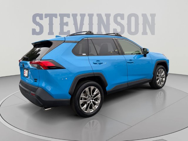 Used 2020 Toyota RAV4 XLE Premium AWD/4WD image 5