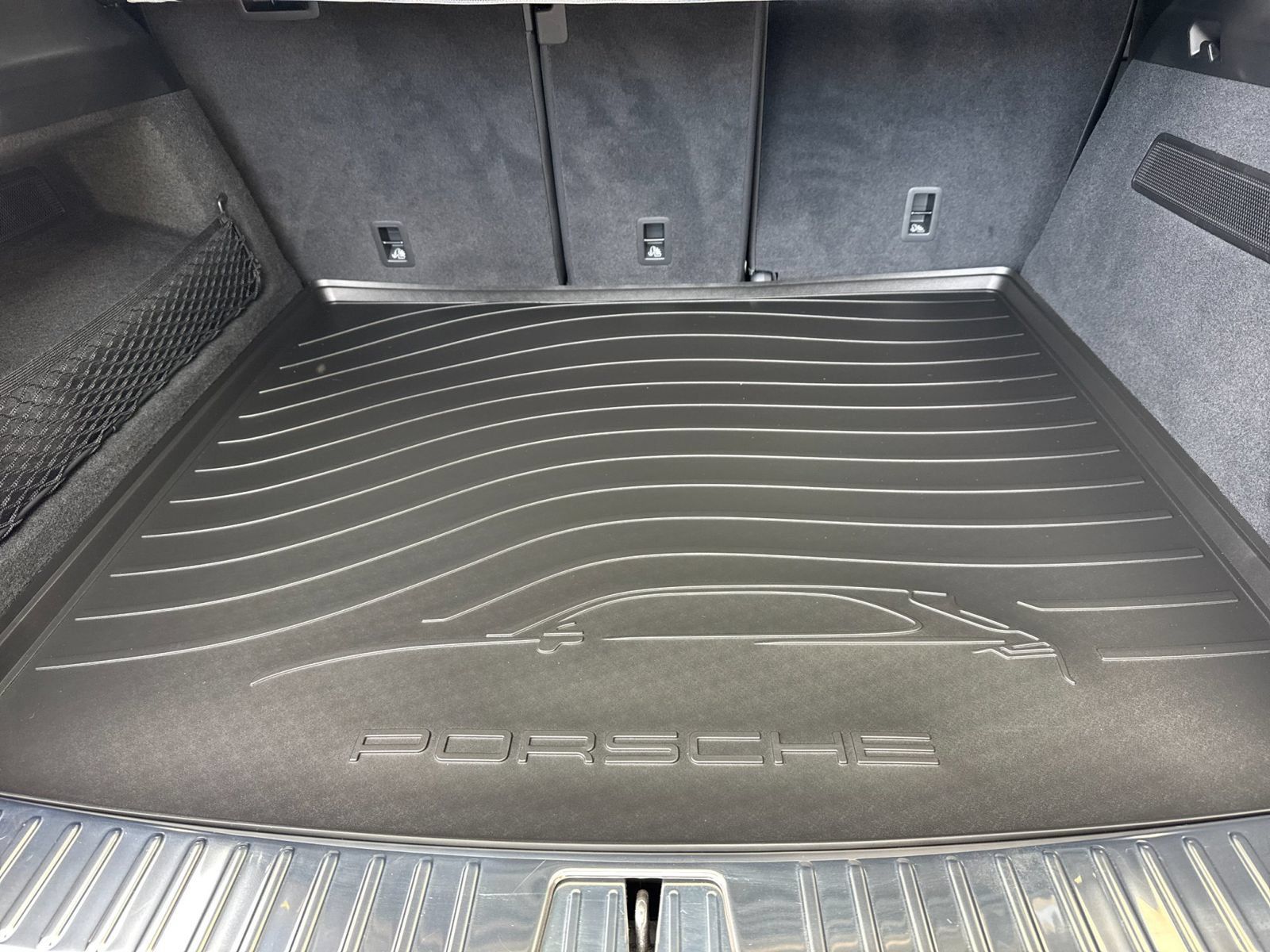 Certified 2026 Porsche Cayenne AWD/4WD image 17