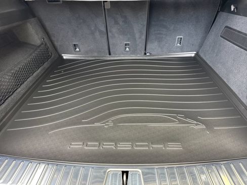 Certified 2026 Porsche Cayenne AWD/4WD image 17