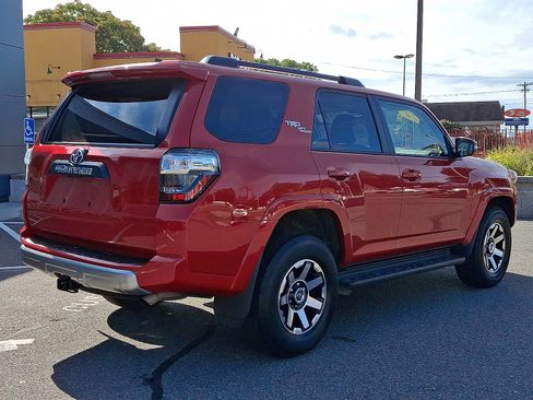 Used 2024 Toyota 4Runner TRD Off-Road Premium image 6