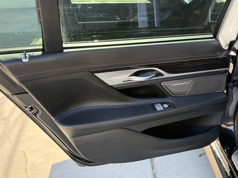 Used 2019 BMW 740i w/ Executive Package RWD image 16