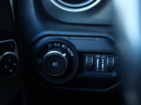 Used 2018 Jeep Wrangler Unlimited Sport S AWD/4WD image 30