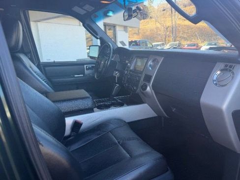 Used 2016 Ford Expedition XLT w/ Equipment Group 202A AWD/4WD image 9