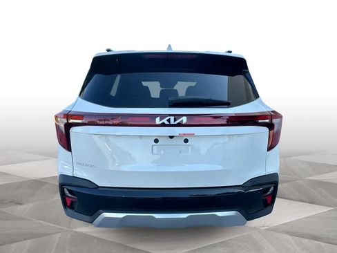 Certified 2026 Kia Seltos EX w/ EX Sunroof Package FWD image 7