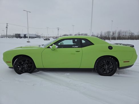 Used 2019 Dodge Challenger SXT w/ Blacktop Package image 13