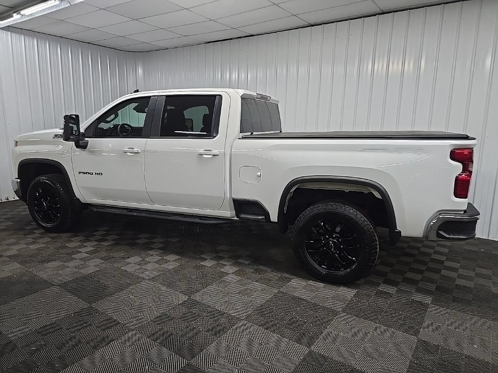 Used 2025 Chevrolet Silverado 2500 LT AWD/4WD image 4