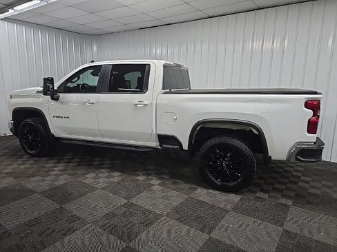 Used 2025 Chevrolet Silverado 2500 LT AWD/4WD image 4