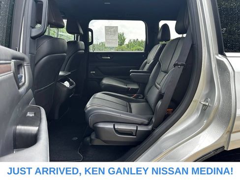 Used 2025 Nissan Armada SL w/ Captain's Chari Seat Package AWD/4WD image 15