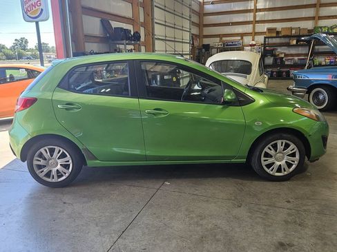 Used 2011 MAZDA MAZDA2 Sport FWD image 9