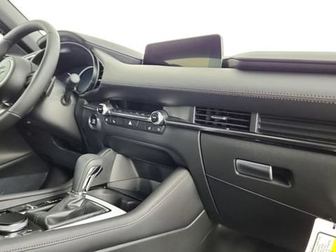 New 2025 MAZDA MAZDA3 Hatchback w/Premium Plus Pkg AWD/4WD image 32