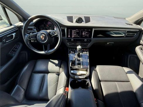 Used 2024 Porsche Macan AWD/4WD image 24
