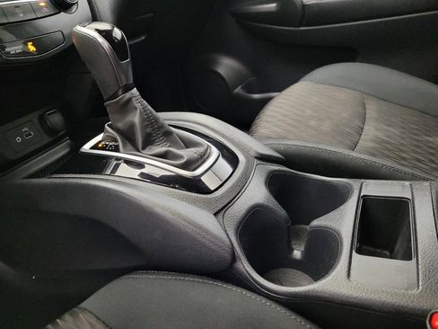 Used 2019 Nissan Rogue S image 26