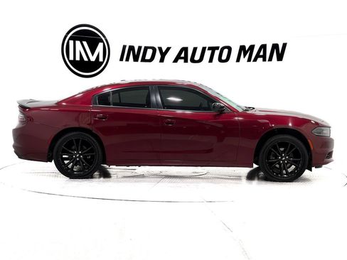 Used 2018 Dodge Charger SXT w/ Blacktop Package image 3