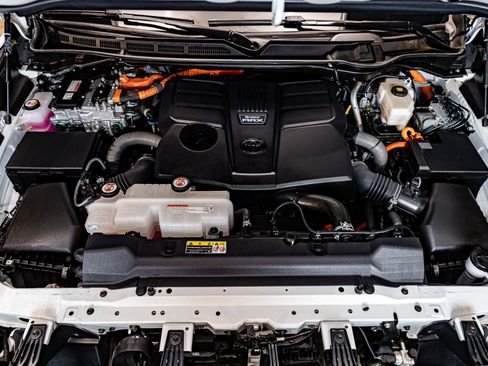 Used 2024 Toyota Sequoia Platinum image 32