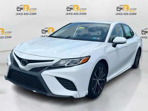 Used 2019 Toyota Camry SE image 1