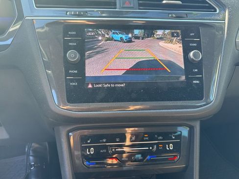 Used 2023 Volkswagen Tiguan SE image 19