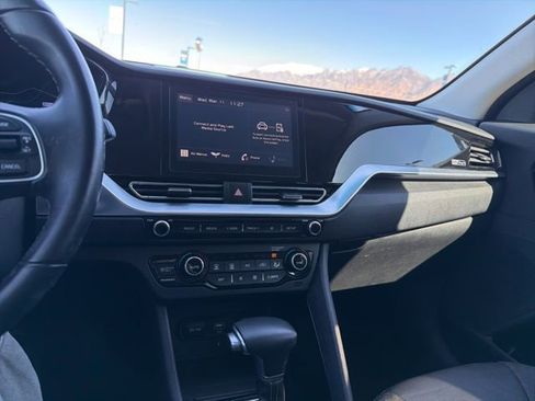 Used 2021 Kia Niro EX FWD image 17