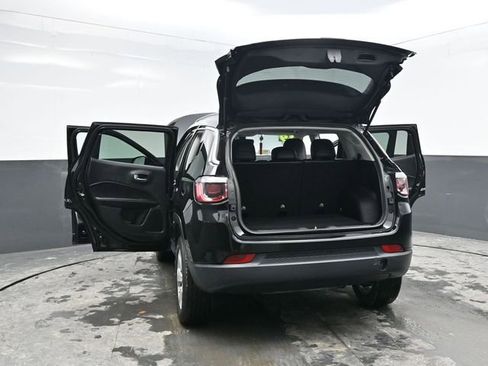 Used 2019 Jeep Compass Latitude w/ Popular Equipment Group image 39