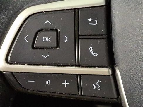 Used 2022 Toyota Highlander XLE AWD/4WD image 22