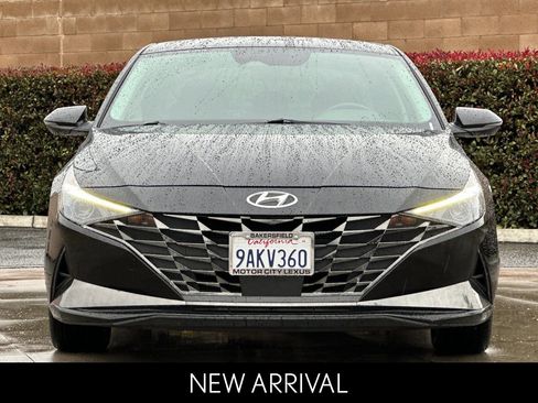 Used 2022 Hyundai Elantra SEL w/ Convenience + Premium Package image 10