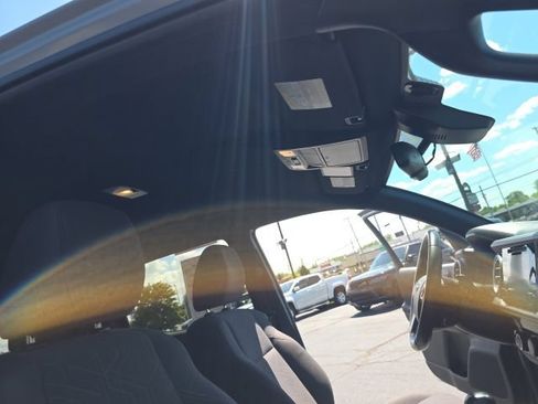Used 2018 Toyota Tacoma TRD Sport AWD/4WD image 41