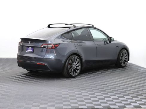 Used 2023 Tesla Model Y Long Range AWD/4WD image 9