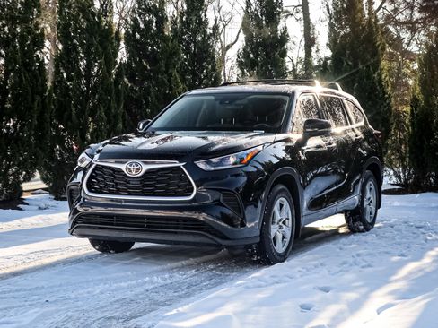 Used 2021 Toyota Highlander L image 5