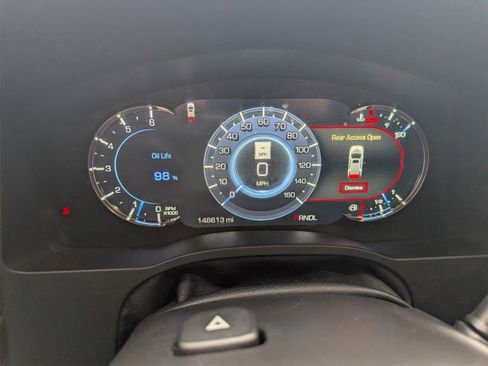 Used 2018 Cadillac Escalade Luxury image 17