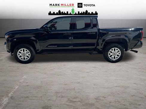 Certified 2025 Toyota Tacoma SR5 AWD/4WD image 2