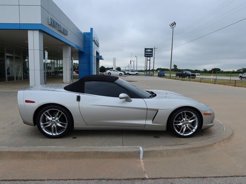 Used 2008 Chevrolet Corvette Convertible w/ Preferred Equipment Group image 4